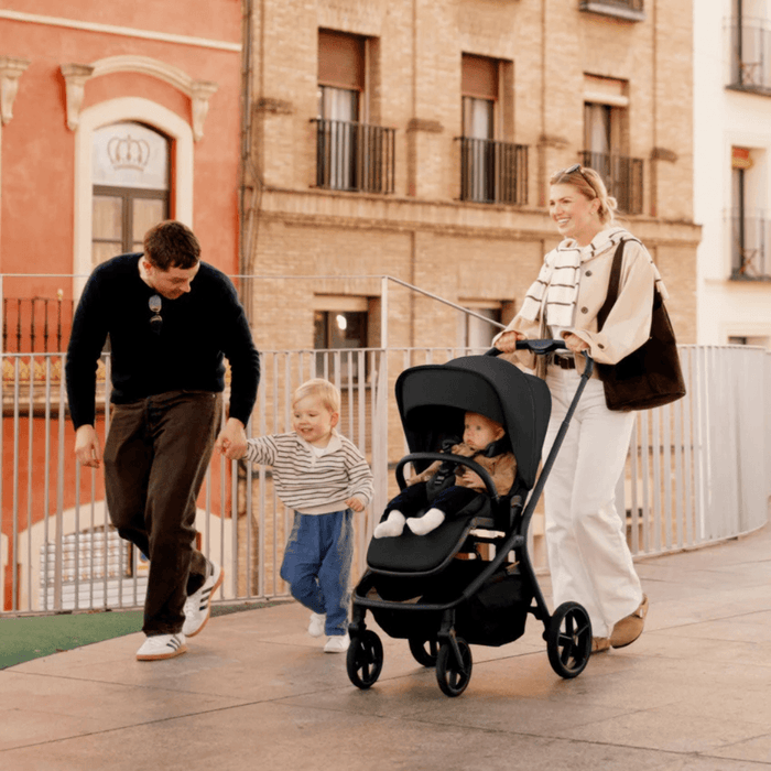 Silver Cross Breez Lightweight Stroller + Carrycot Bundle - Onyx *Pre-Order, May Delivery*