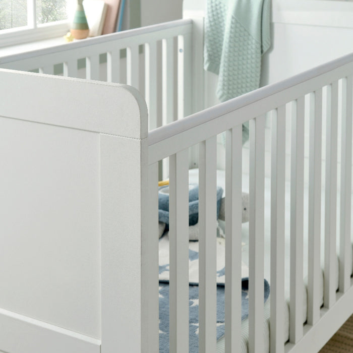 Mamas and Papas Hampden White Cot Bed + Mattress Bundle