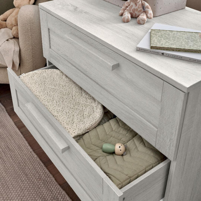 Mamas and Papas Atlas Nimbus White Dresser/ Changer