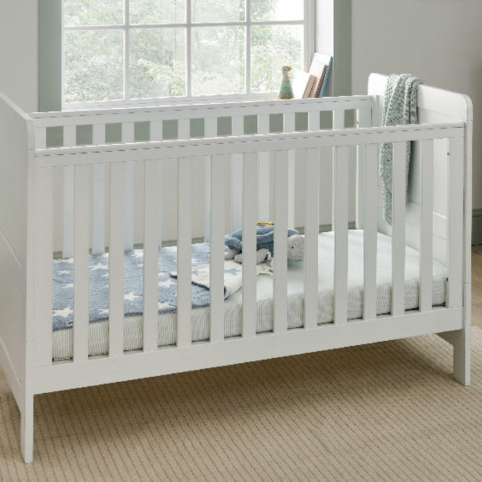 Mamas and Papas Hampden White Cot Bed + Mattress Bundle