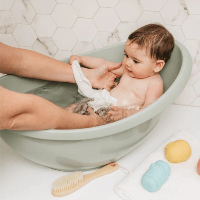 Bubble Cuddle Bath with Newborn Insert - Sage