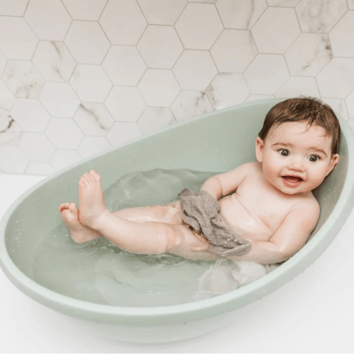 Bubble Cuddle Bath with Newborn Insert - Sage